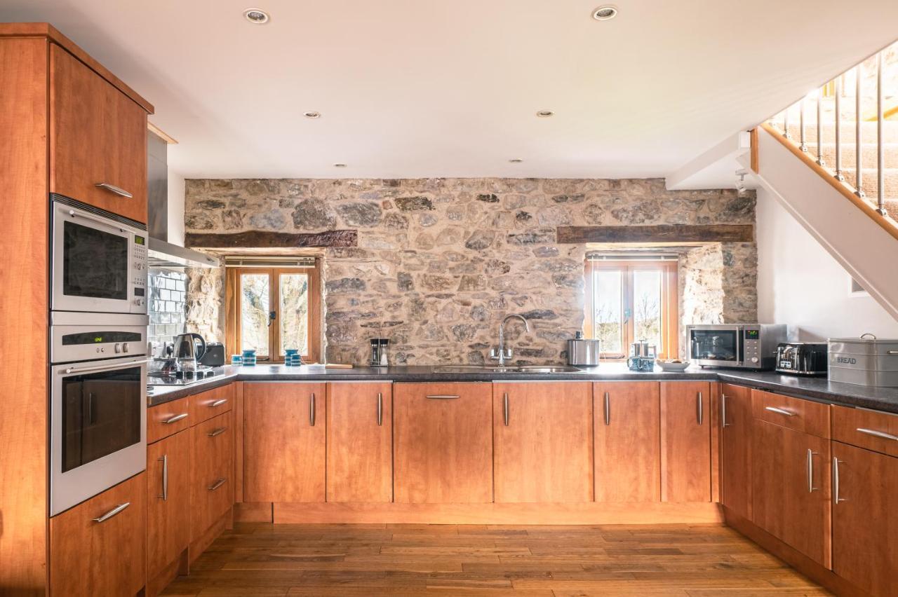 Stunning Converted Granary In Heart Of St Davids Exterior photo
