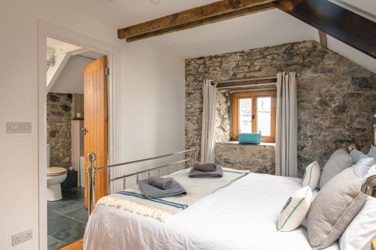 Stunning Converted Granary In Heart Of St Davids Exterior photo