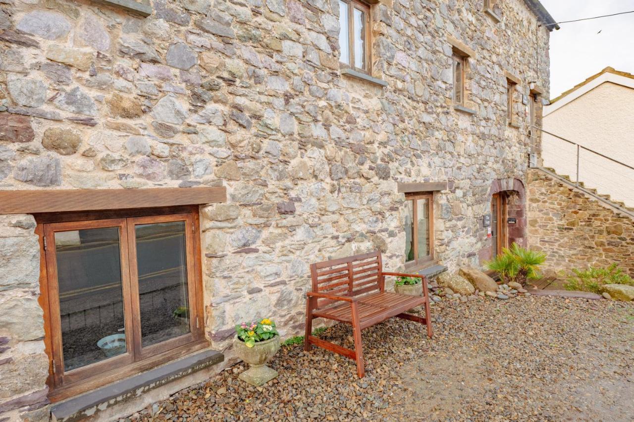 Stunning Converted Granary In Heart Of St Davids Exterior photo