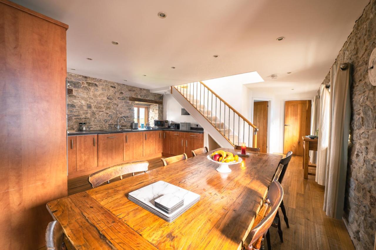 Stunning Converted Granary In Heart Of St Davids Exterior photo