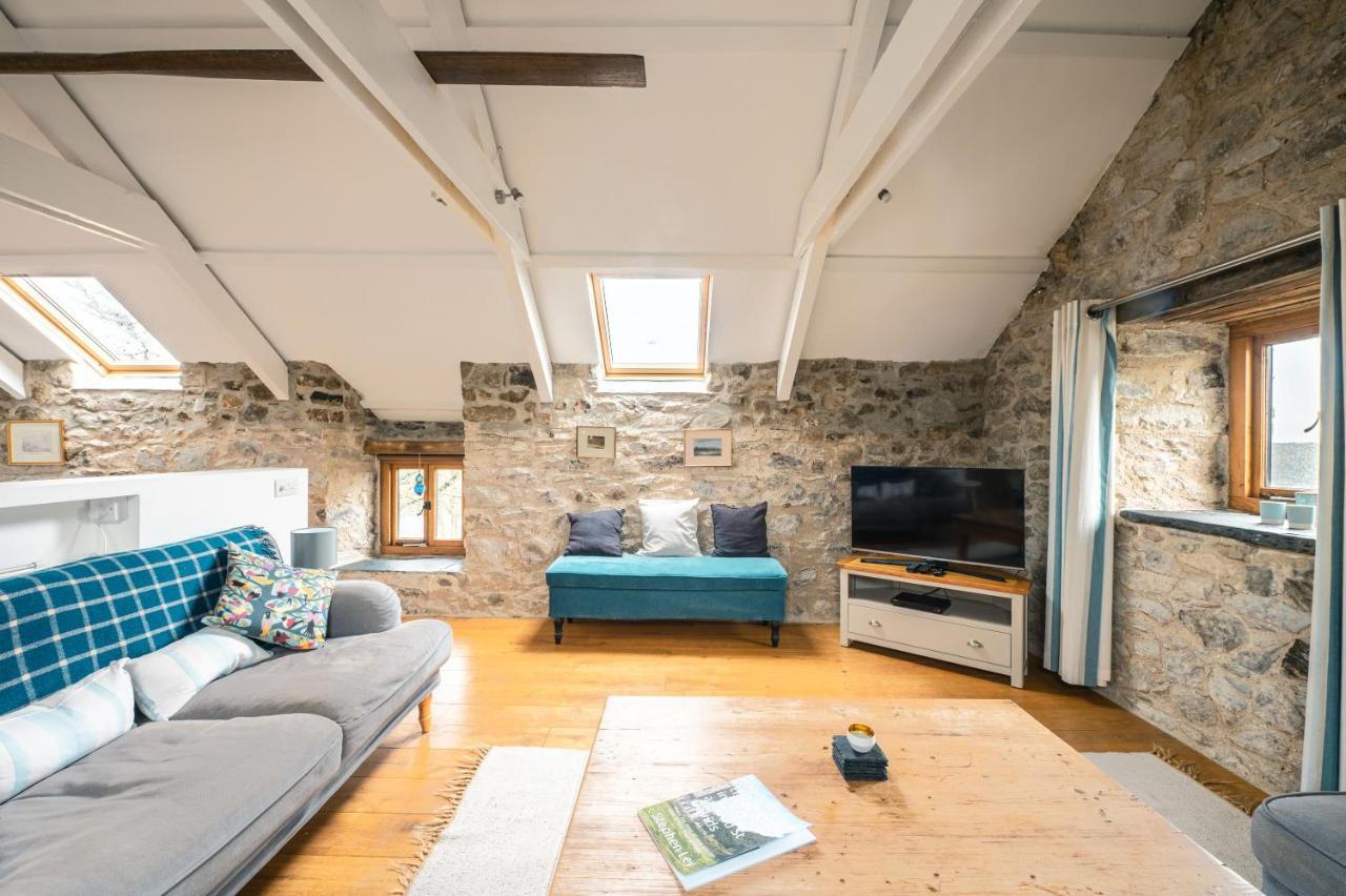 Stunning Converted Granary In Heart Of St Davids Exterior photo
