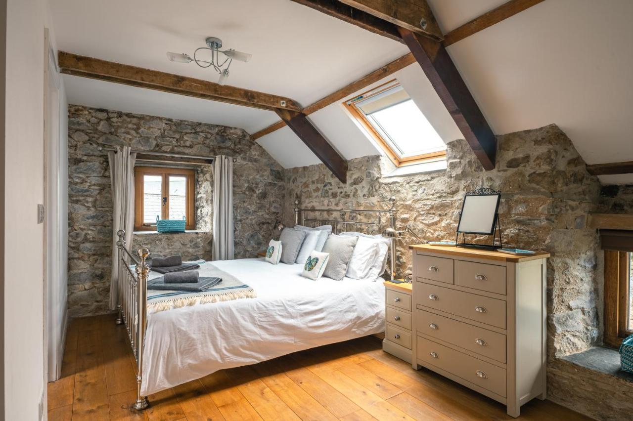 Stunning Converted Granary In Heart Of St Davids Exterior photo