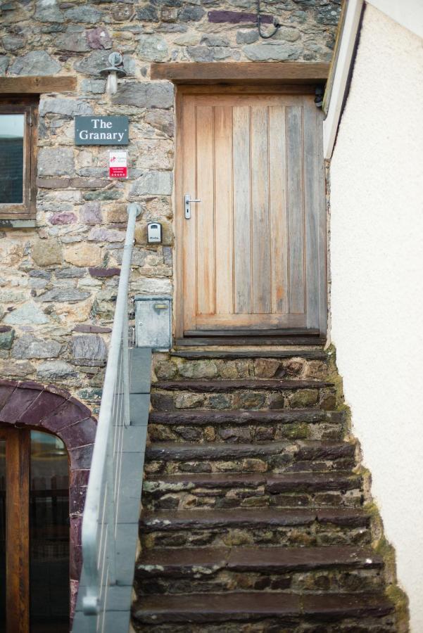 Stunning Converted Granary In Heart Of St Davids Exterior photo